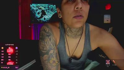 zhoestrong live cam on Cam4