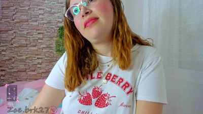 zoe_brk live cam on Cam4