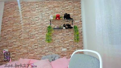 zoe_brk live cam on Cam4
