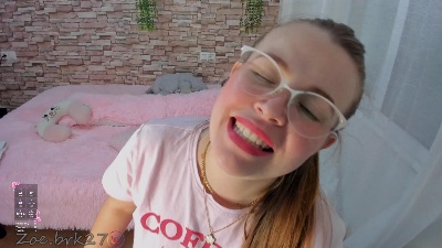 zoe_brk live cam on Cam4