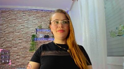 zoe_brk live cam on Cam4