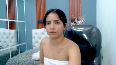 zoe_cortezz live cam on Cam4