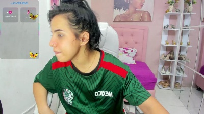 zoe_cortezz live cam on Cam4