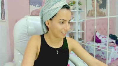 zoe_cortezz live cam on Cam4