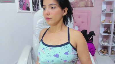 zoe_cortezz live cam on Cam4