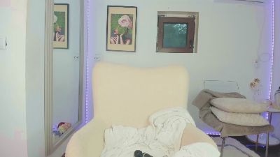 zoeyboobies live cam on Cam4