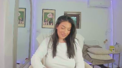 zoeyboobies live cam on Cam4