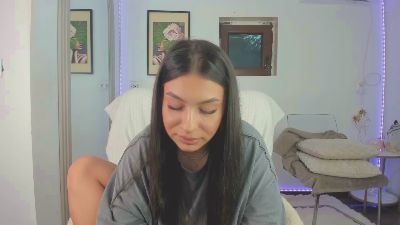 zoeyboobies live cam on Cam4