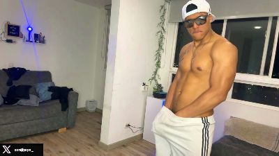 zoneboys_ live cam on Cam4