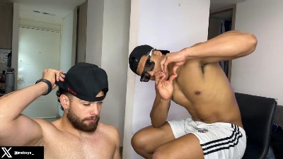 zoneboys_ live cam on Cam4