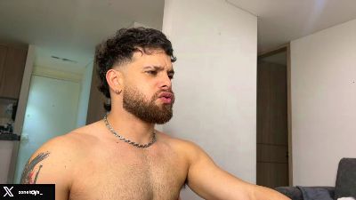 zoneboys_ live cam on Cam4