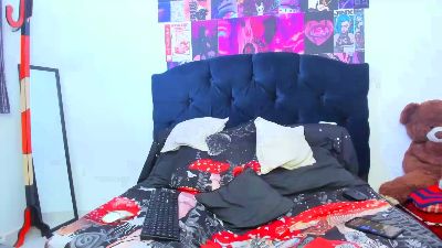 zoren333 live cam on Cam4