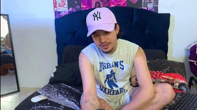 zoren33 live cam on Cam4