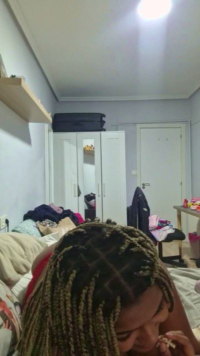 zoritapeligros4 live cam on Cam4