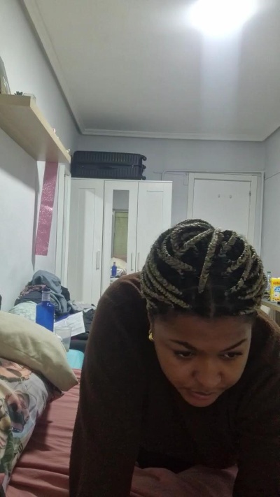 zoritapeligros4 live cam on Cam4
