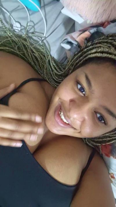 zoritapeligros4 live cam on Cam4