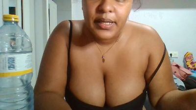 zoritapeligros4 live cam on Cam4