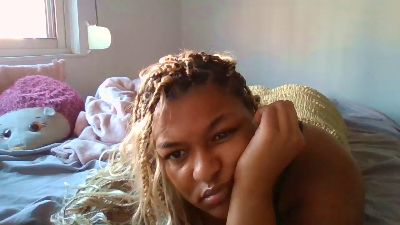zoritapeligros4 live cam on Cam4