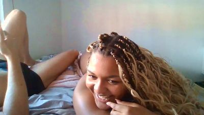 zoritapeligros4 live cam on Cam4