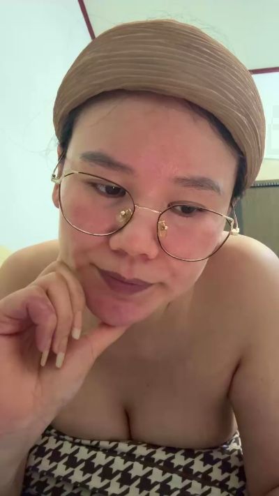 zxc7758mm live cam on Cam4