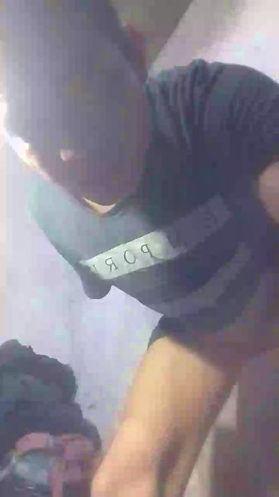 zzoltero live cam on Cam4